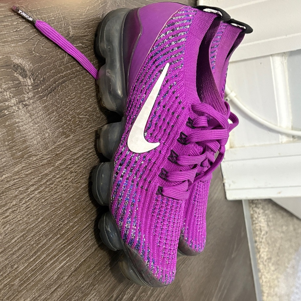 Nike Purple and Black Women's Sneakers